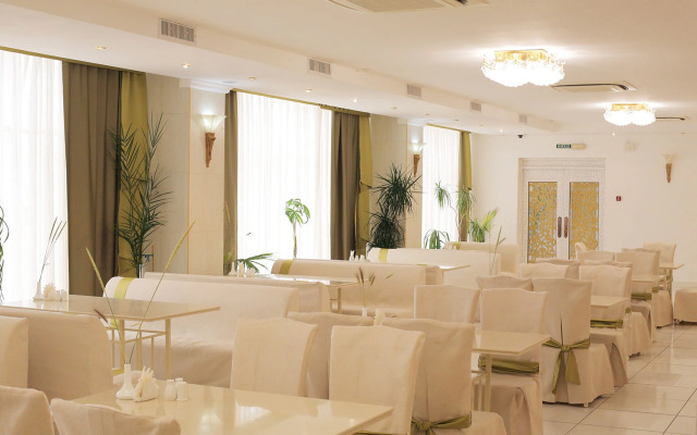 Отель Кристи Christie Hotel