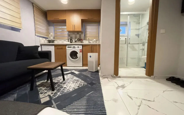 Апартаменты Basement With Fast WiFi And AC