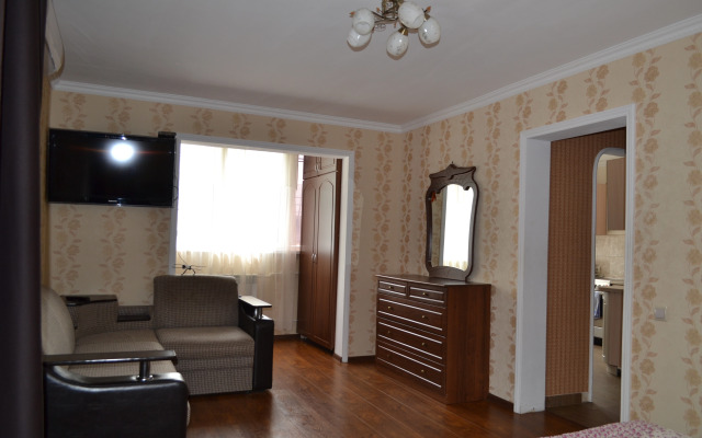 Na Pervomayskoy Apartments