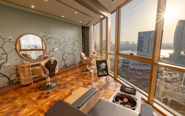 Отель Mövenpick Dubai Creek