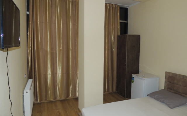 Standard Double room (full double bed) · G&J Hotel — photo 5