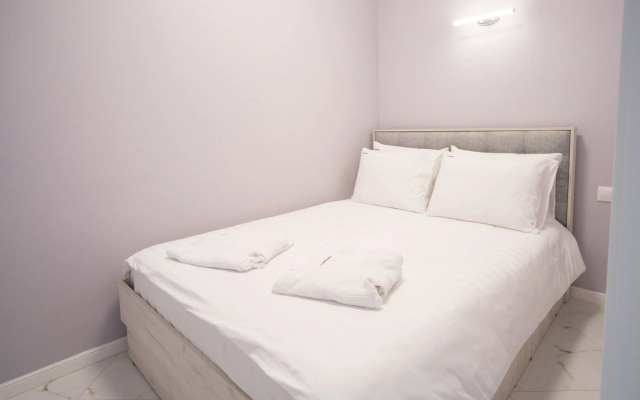 Апартаменты Red Apartments Арт Лайт Сити Молисон