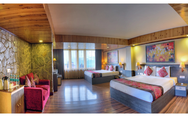 Отель Sumi Yashshree Suites & Spa