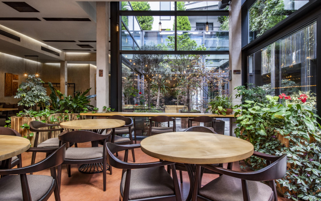 Отель IOTA Hotel Tbilisi