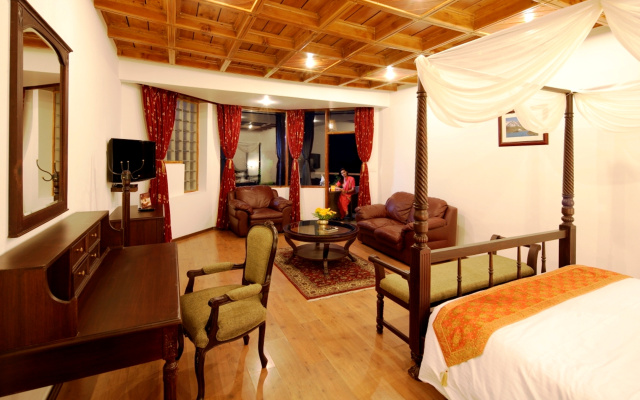 Отель ManuAllaya the Resortspa