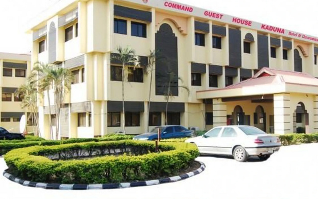 Command Guest House - Superior
