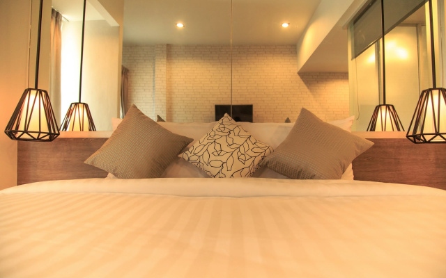 Отель Silla Loft Patong