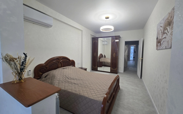 Квартира на улице Братьев Манганари 30к1