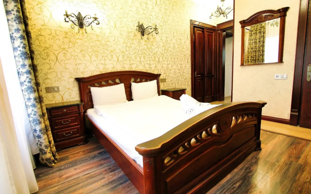 Royal Historical Boutique Hotel