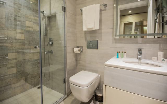 Double Suite (full double bed) · City Avenue Hotel — photo 6