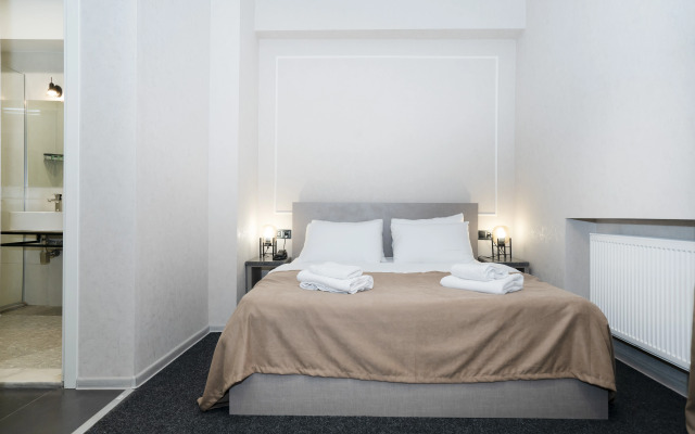 Deluxe Triple room with balcony and with view · Best Tbilisi Hotel — photo 1