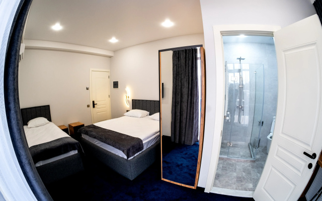 Guest rooms · Tbilisi — photo 28