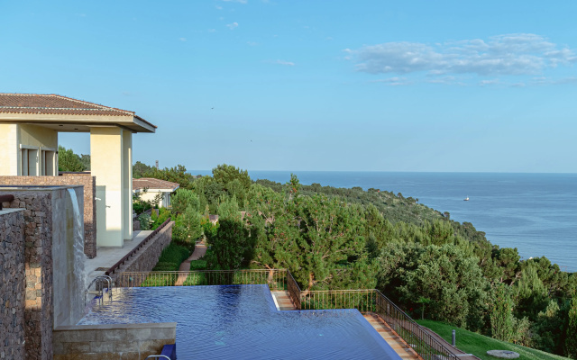 Отель Крымский Бриз Hotel & Villas