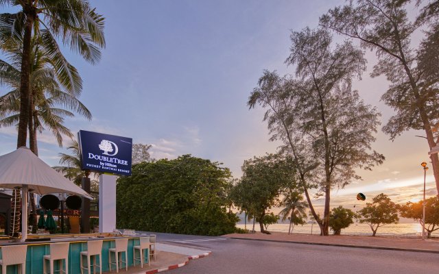 DoubleTree by Hilton Phuket Banthai Resort Таиланд, Пхукет - 5 отзывов об отеле, цены и фото номеров - забронировать отель DoubleTree by Hilton Phuket Banthai Resort онлайн вид на фасад