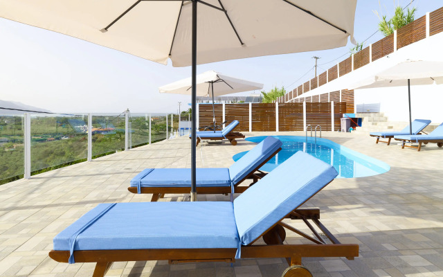 Отель Lake View Suites
