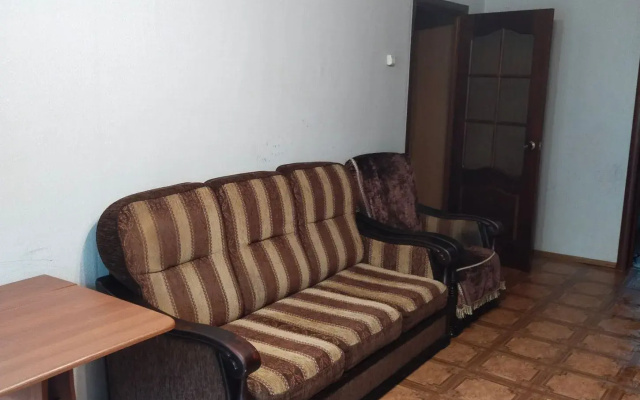 Квартира Трехкомнатная Тобольская 12