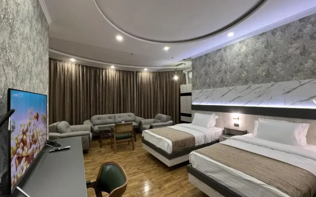 Hotel Ada