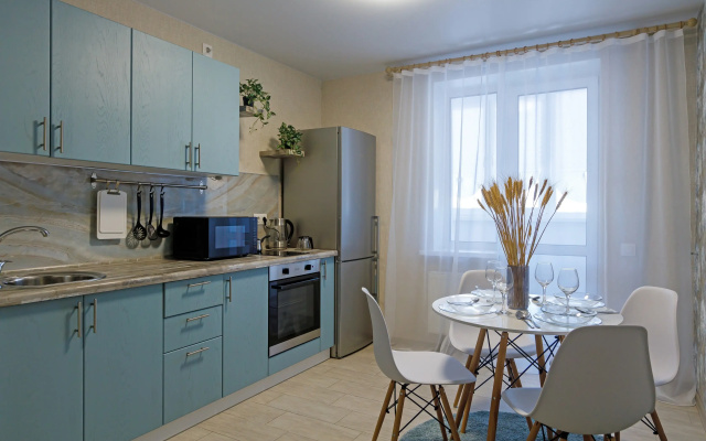Апартаменты MyHomeYourHome на ул.Революционная улица, 101В