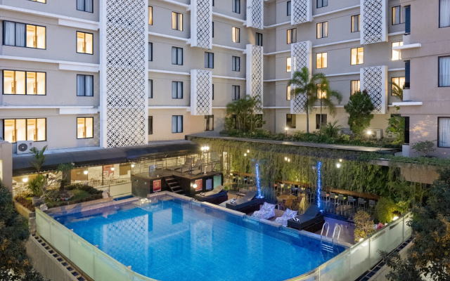 Отель The Alana Hotel & Conference Center Malioboro Yogyakarta