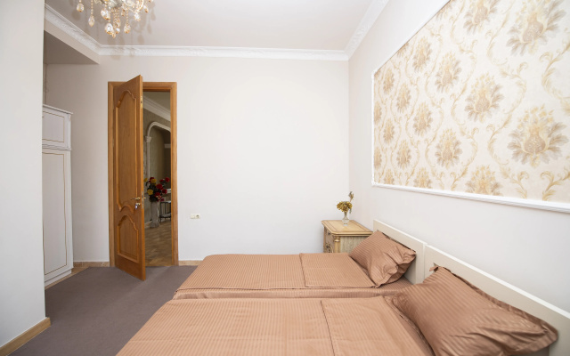 Guest rooms · Tbilisi — photo 17