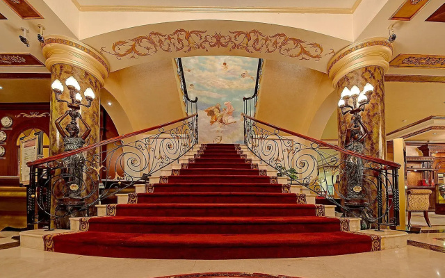 Royal Ascot Hotel