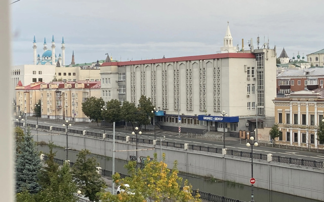 Апартаменты двухкомнатные с видом на Кремль