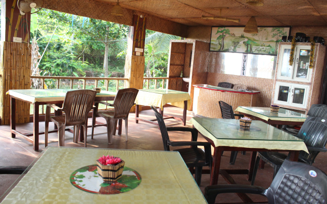 Отель True Blue Beach Resort