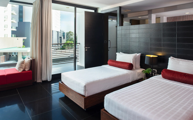 Отель Tsix5 Hotel