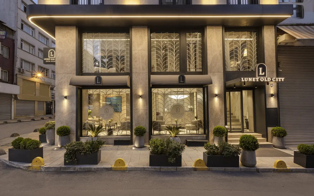 Lunet Old City Hotel