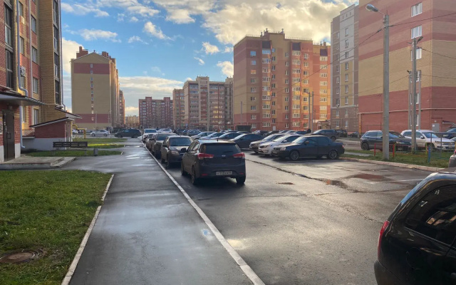 Квартира в новом районе с новым ремонтом и большой парковкой