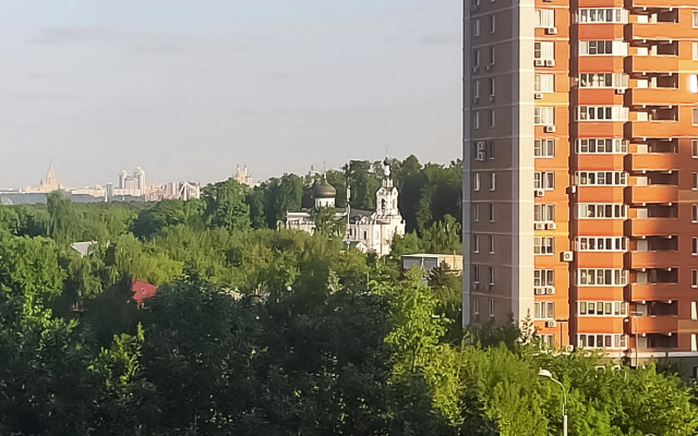 Квартира с Удобным Расположением в Шаговой Доступности от Метро Строгино