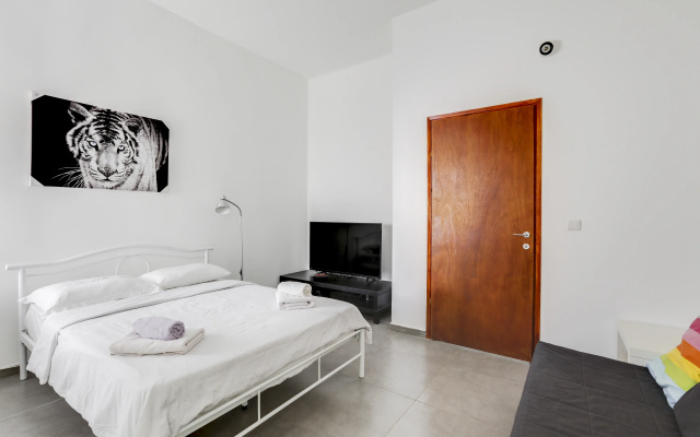 Апартаменты SHaYaSH Brand Apartments TLV BY42(2)