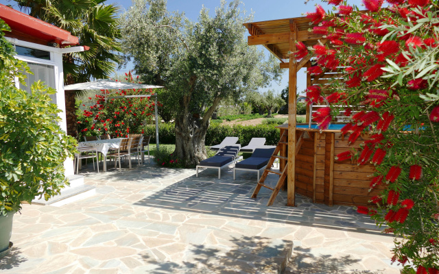 Гостевой Дом esperides holidays-House with small pool 37 km from Athens