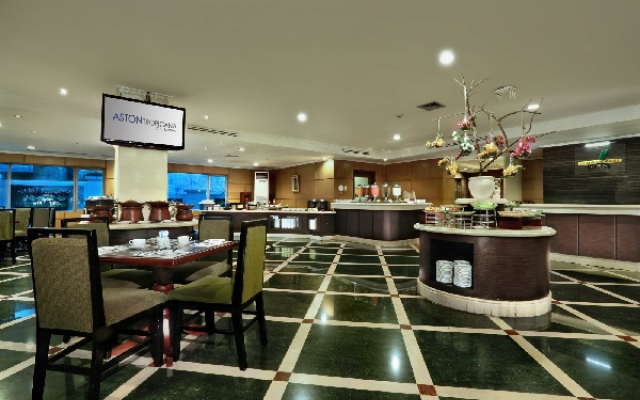Отель Aston Tropicana