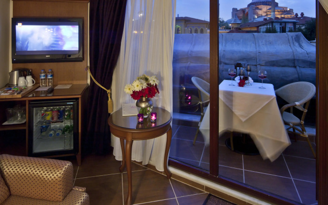 Отель Glk Premier Acropol Suites & Spa