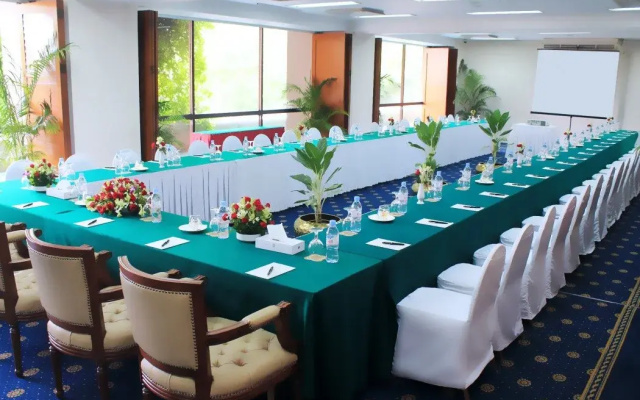 Отель Pan Pacific Sonargaon Dhaka