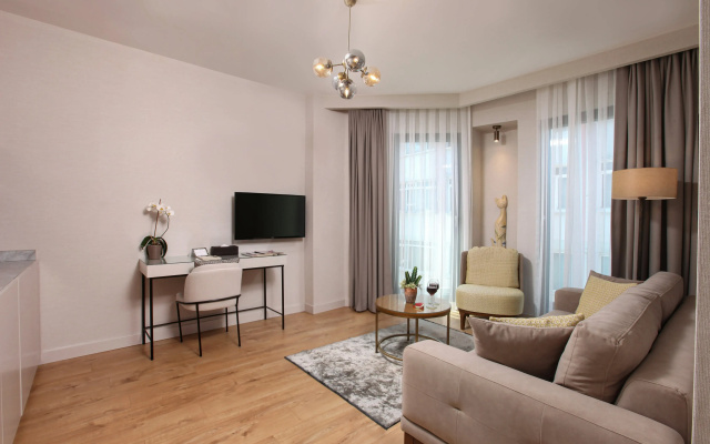 The Pearl Suites