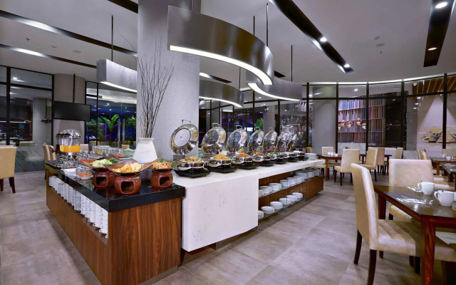 Отель Aston Inn Mataram