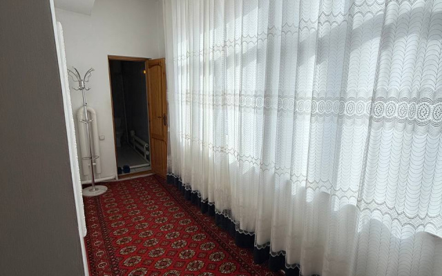 Отель Parvina