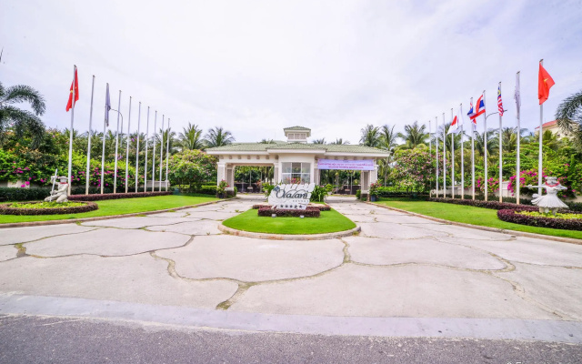 Отель Olalani Resort and Condotel