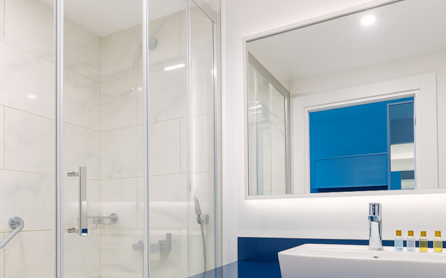 Bathroom · Batumi — photo 14