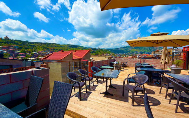 Mit Tbilisi Hotel · Tbilisi — photo 18