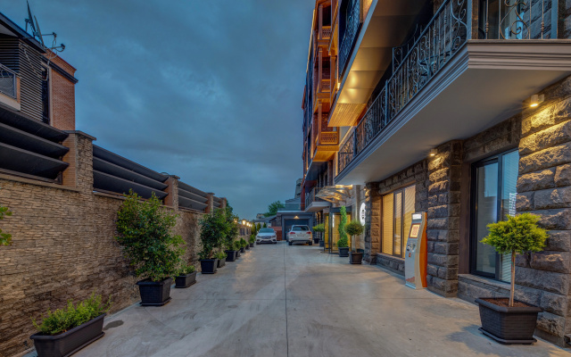 Hotel exterior · Tbilisi — photo 9
