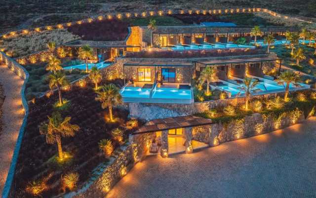 Отель Ftelia Black Villas