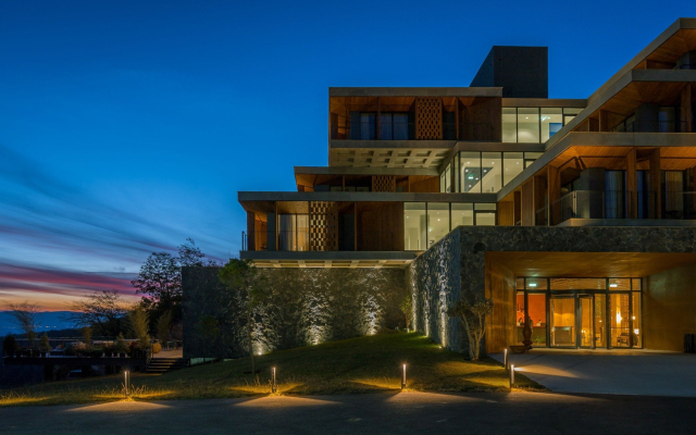 Курортный отель Kvareli Lake Resort