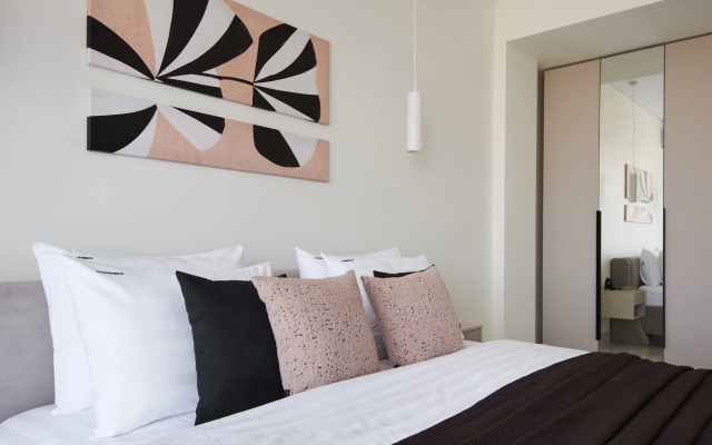 Апартаменты Red Apartments Светлана парк Карнелия