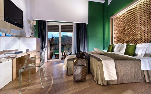 Отель Bouganville Hill Resort & Wellness Space