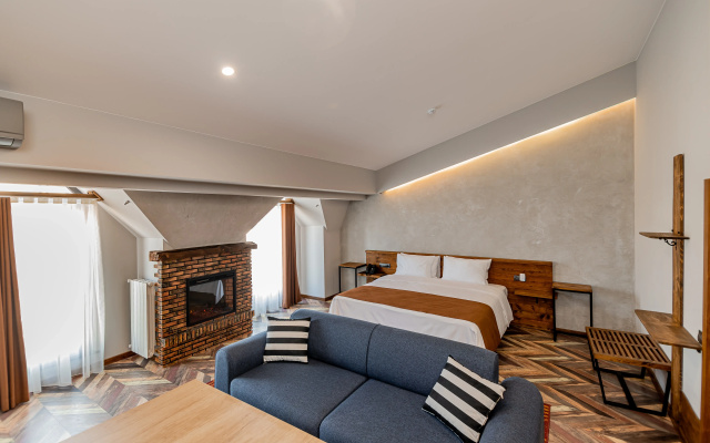 Double Studio with courtyard view (full double bed) · Hotel Ivy Hotel — photo 1