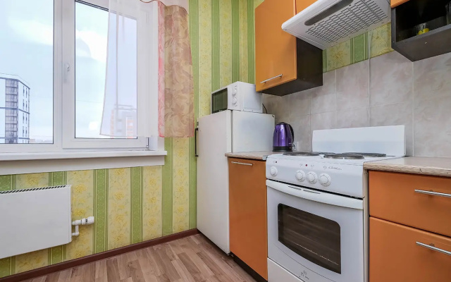 Квартира рядом с Мнтк им. Федорова и Ск Заря