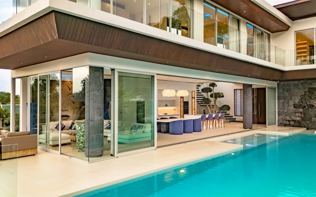 Вилла Luxury Infinity Pool Villa in Nai Harn